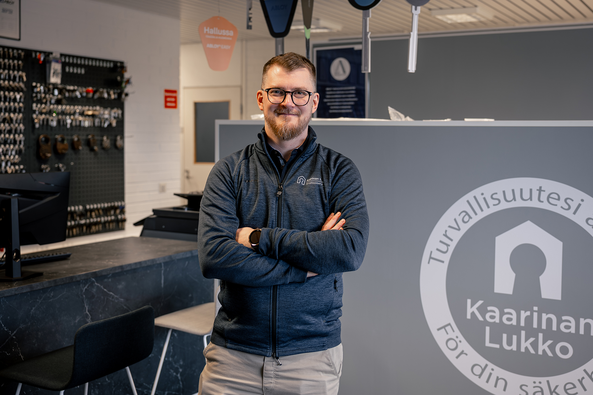 Allteq vierailu Kaarinan Lukko Oy:ssä haastattelemassa Roni Aaltosta